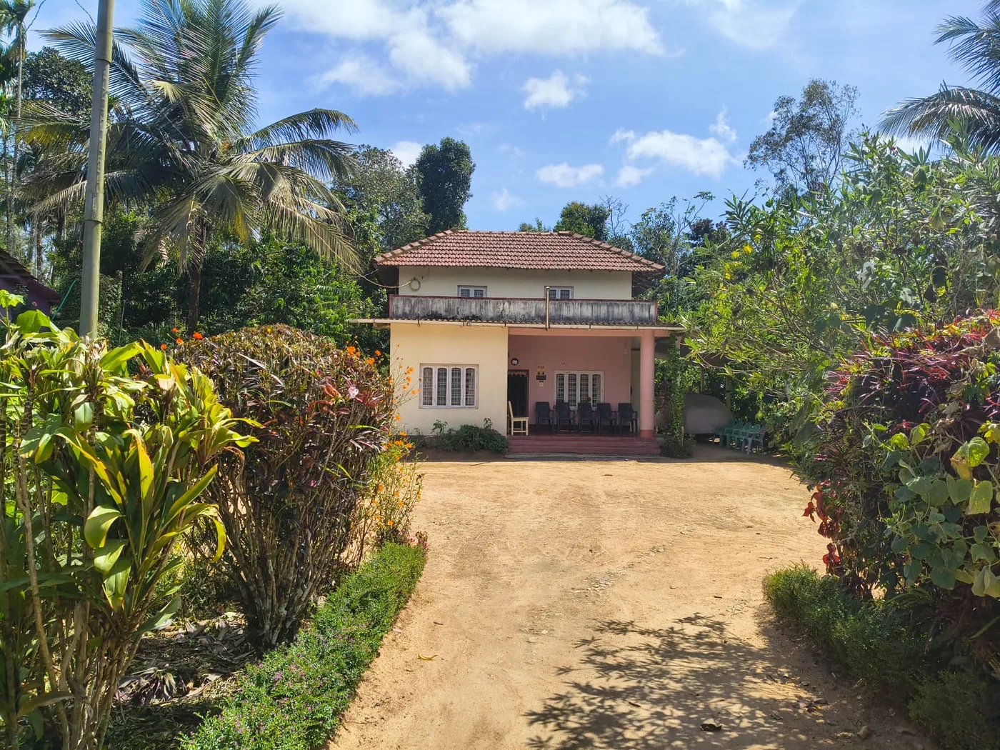 1 Acre 25 Guntas Coffee Plantation with House for Sale in Sakleshpur